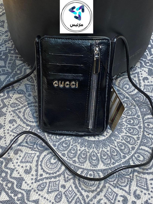 کیف زنانه مارلیس پاسپورتی گردنی طرح GUCCI رنگ مشکی در ابعاد 13*19 سانتی متر