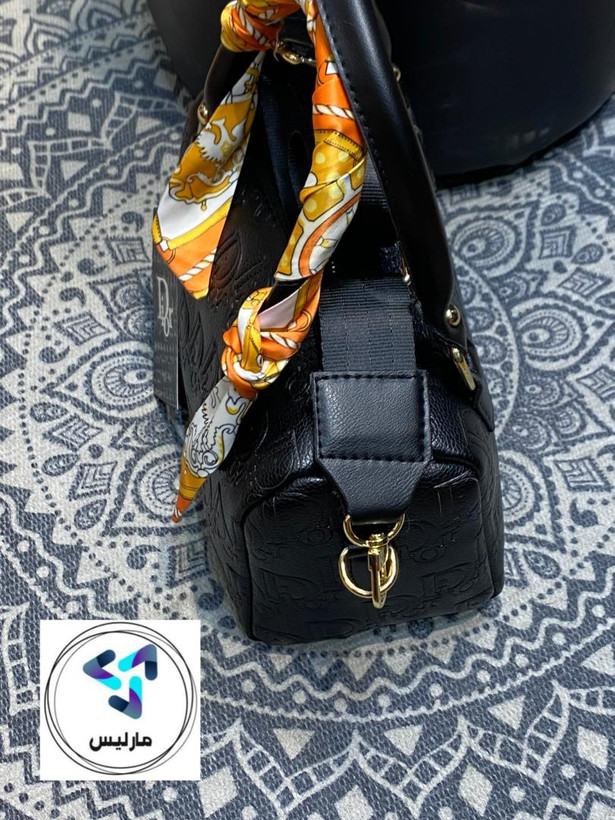 کیف زنانه مارلیس طرح دیور با اسکارف خاص در ابعاد 25*17 سانتی متر