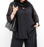 شومیز زنانه مارلیس با پارچه ینزی و قسمت بیرونی آستین گیپور با قد 75 سانتی متر